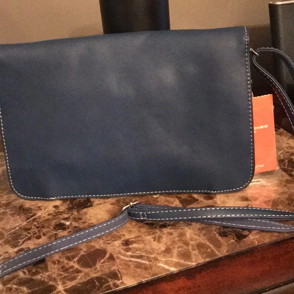 🆕 David Jones crossbody.” - Picture 4 of 6
